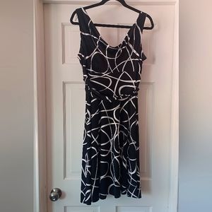 B/W Geometric Dress, 12P